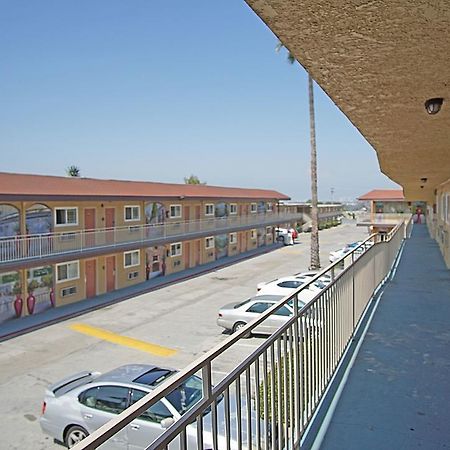 Los Angeles Inn & Suites - Lax West Athens Экстерьер фото