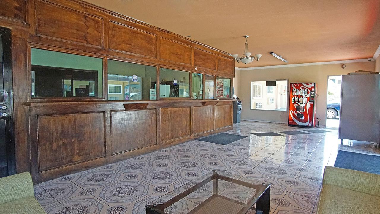 Los Angeles Inn & Suites - Lax West Athens Экстерьер фото