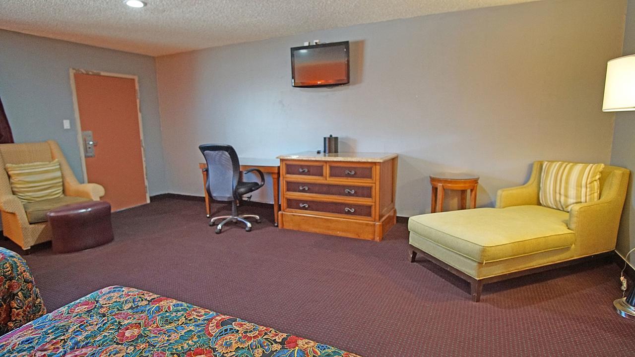 Los Angeles Inn & Suites - Lax West Athens Экстерьер фото