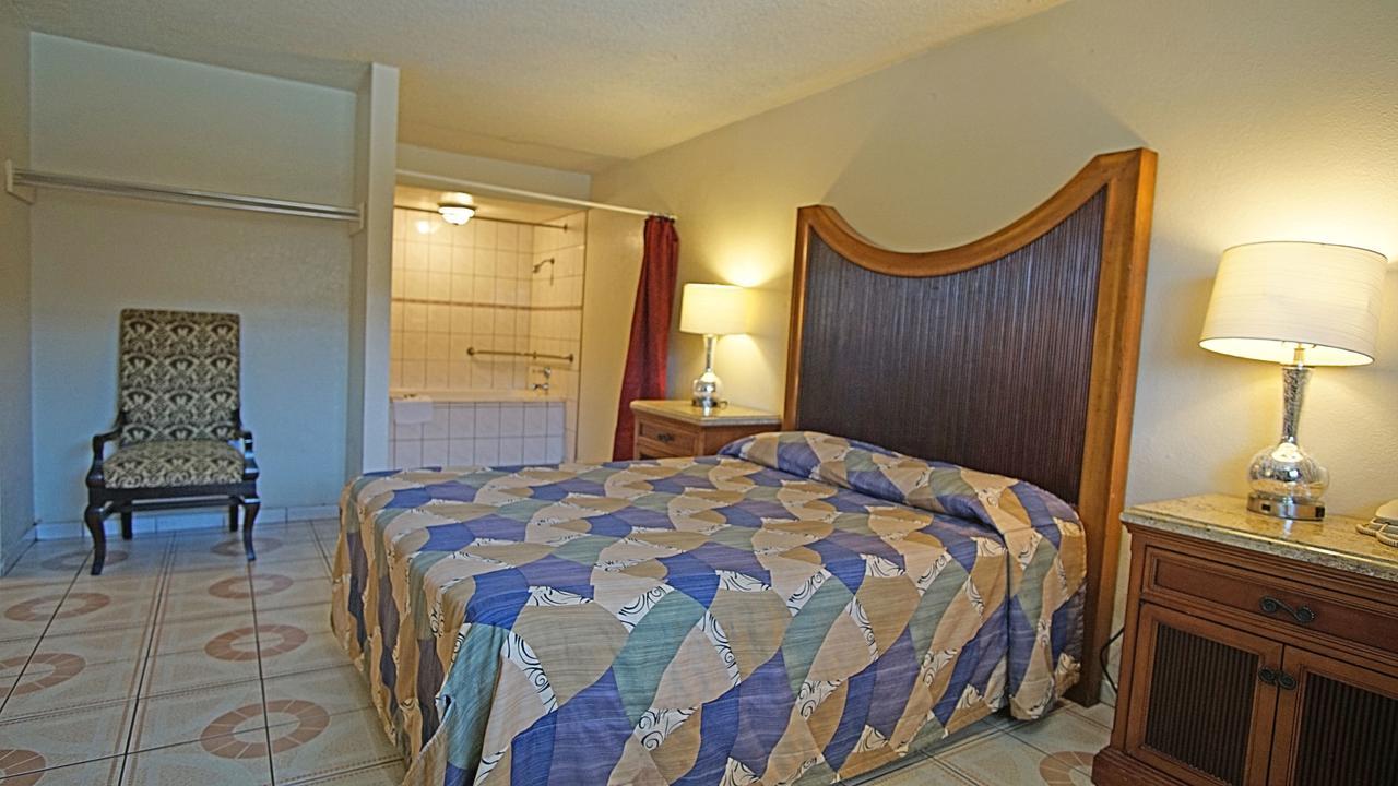 Los Angeles Inn & Suites - Lax West Athens Экстерьер фото